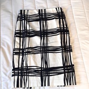 Express pencil skirt, fully lined, size 4